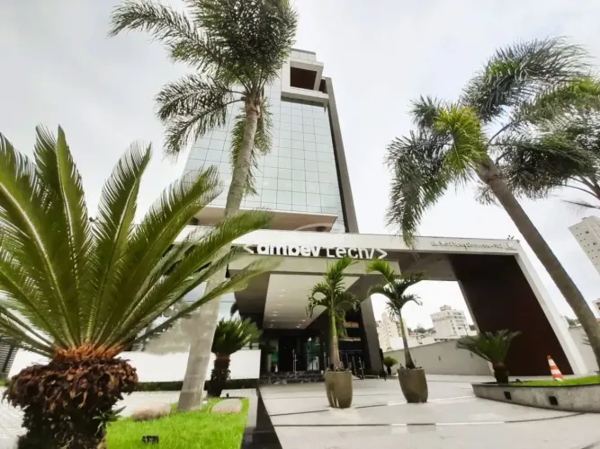 Excelente loja na Vila Nova em Blumenau com área de 621m²