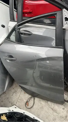 W porta traseira direita do hb20 2020/2023