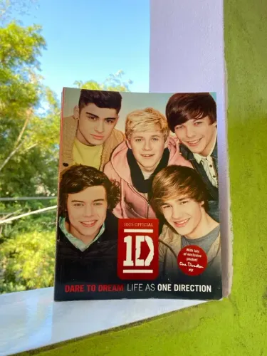 Livro One Direction - Dare to Dream: Life as One Direction