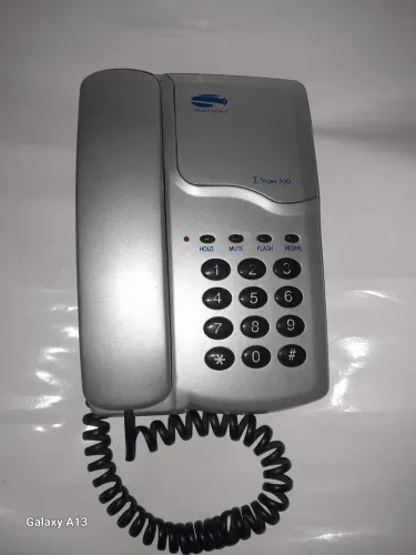 Telefone fixo com chave 
