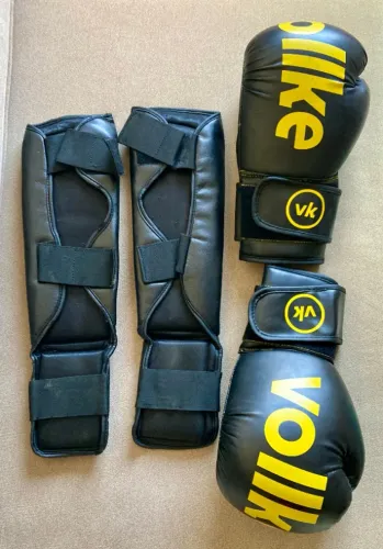 Kit Luva e caneleira Boxe Muay Thai Vollke