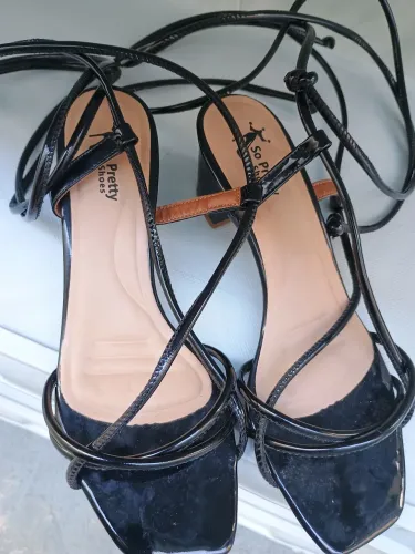 Sandália pett shoes