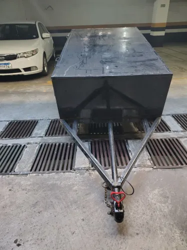 Carretinha rodoviária baú ( documento ok)