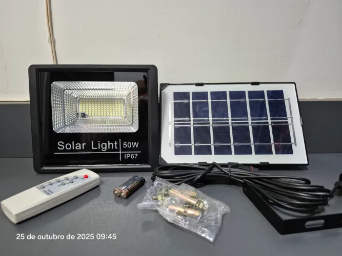 Refletor 50w solar - nao necessita de energia eletrica no local