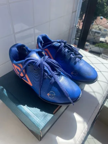 Chuteira Infantil UMBRO - TAM: 30 