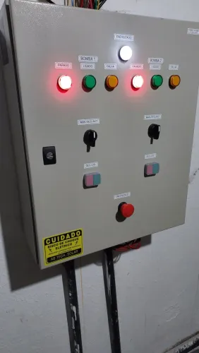 Confecção de Quadro de Comando.