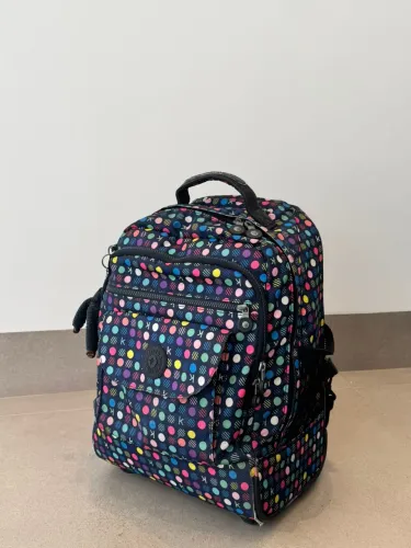 Mochila kipling de Rodinha semi. Nova 