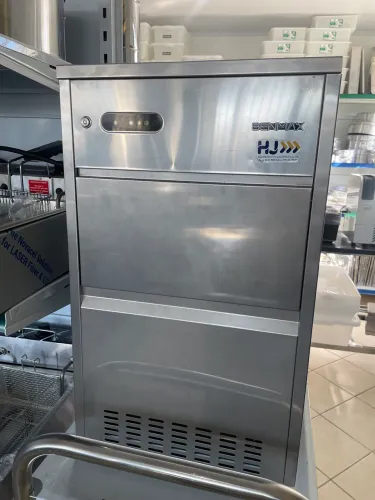 MB Máquina de gelo 26kg Benmax 