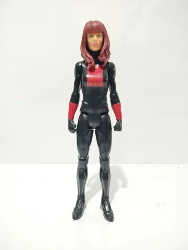Boneca Viúva Negra Titan Hero Hasbro 30cm