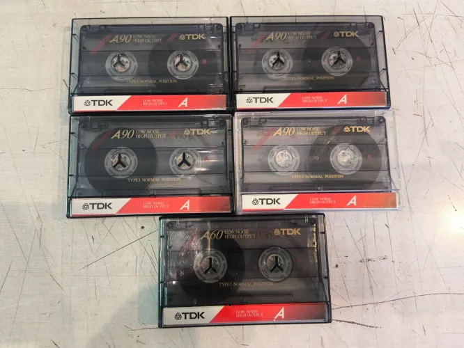 Fita cassette TDK A90  low noise high output  5 unidades  usada