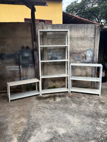 Prateleiras de aço 