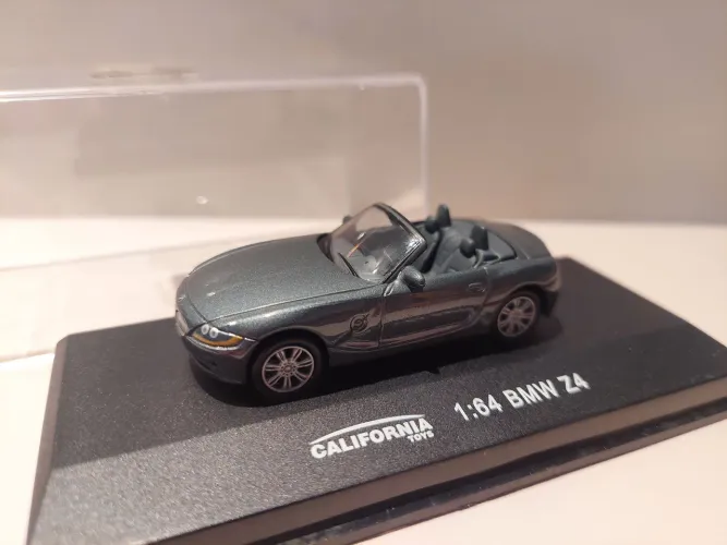 BMW Z4 - Califórnia Toys - 1/64 (Não Hot Wheels)