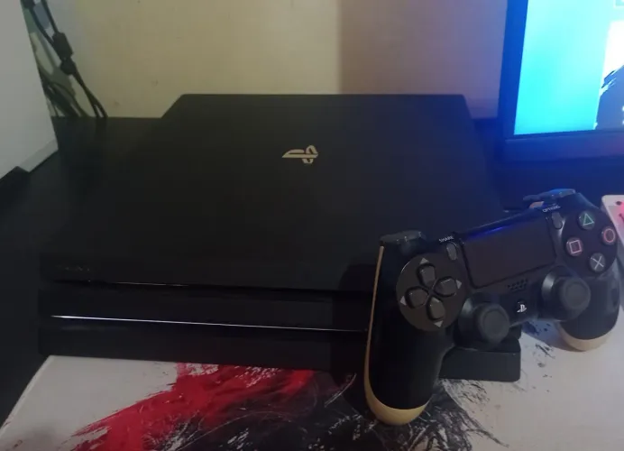 PS4 PRO + God Of War Ragnarok Completo