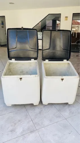 BAU GRANDE MAIS DE 130 LITROS