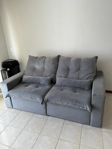 Vendo Sofá 2 lugares, retrátil e reclinado. 