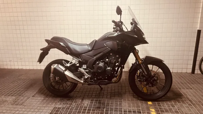 Vendo muito cuidada, moto de excelente procedência e pouquíssimo rodada