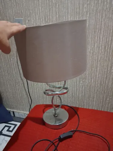 Abaju com Base de Metal