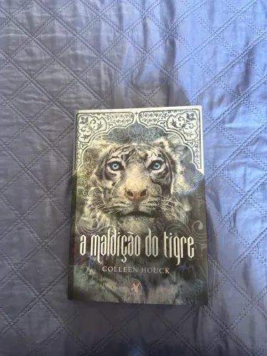 Vendo livro a maldição do tigre