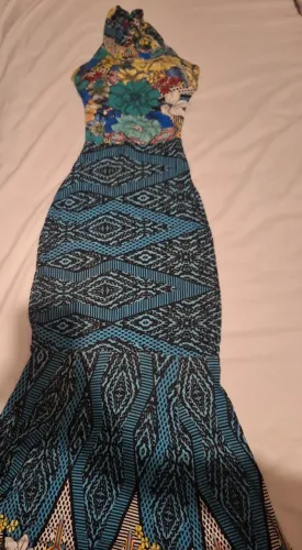 Vestidos florais trançados nas costas a R$20,00 cada