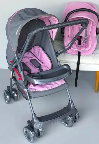 Conjunto Carrinho de bebê Galzerano com bebê conforto
