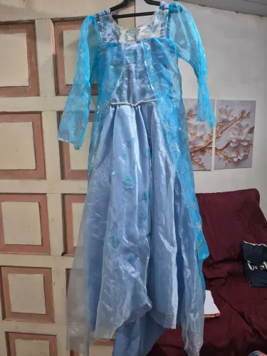 Vestido frozen, 7 anos usado aliança uma vez. Alta costura