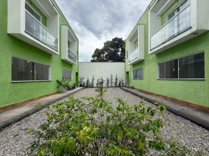 CASA 2 QUARTOS (1 SUÍTE) BAIRRO CALIFORNIA EM ITAGUAI 1 VAGA, FINANCIA-SE