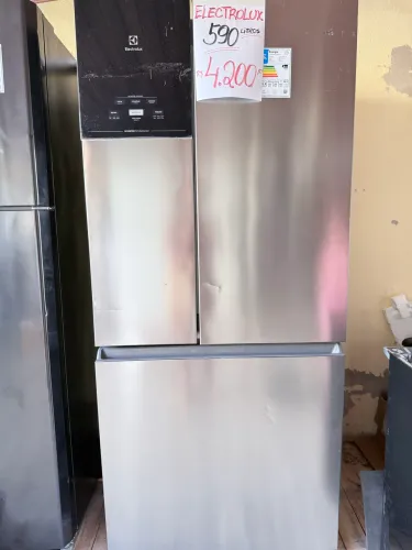 Refrigerador Eletrolux 590 litros inox
