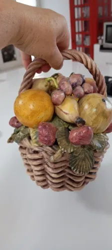 Cesta de frutas em resina Italiana