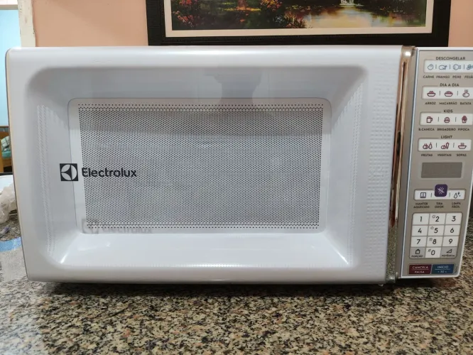 Microondas Eletrolux - 34 litros