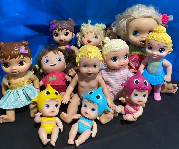 Lote Com 12 Bonecas Infantis (Baby Alive Hasbro + Coleção Tubarãozinho)