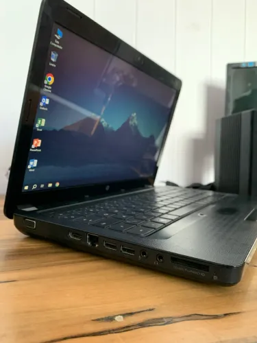 Notebook HP AMD 4gb DDR3 500gb HD WINDOWS 10 Bateria BOA TUDO OK COM CARREGADOR