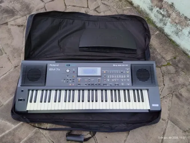 Teclado Roland EM 7B