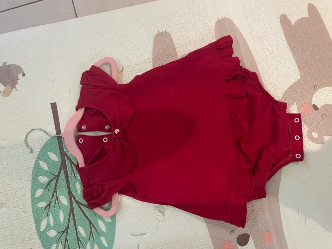 Pack com 14 peças de roupas  sortidas bebê menina M e G