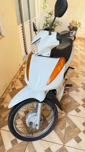 Honda Biz 100cc 2015 partida e pedal