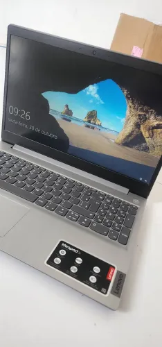 Notebook lenovo Ideapad 3i - 15' semi novo 4gb