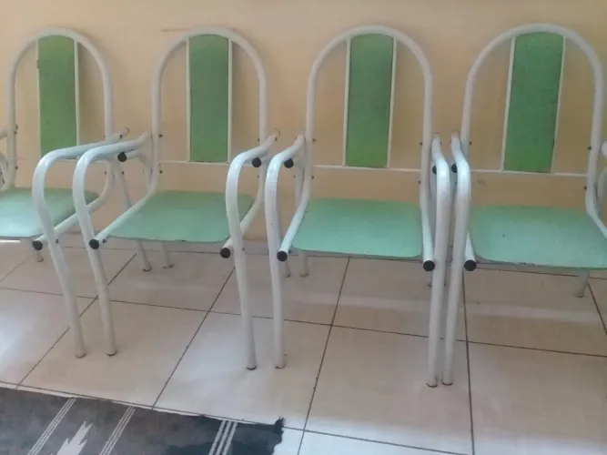 Vendo cadeiras de ferro