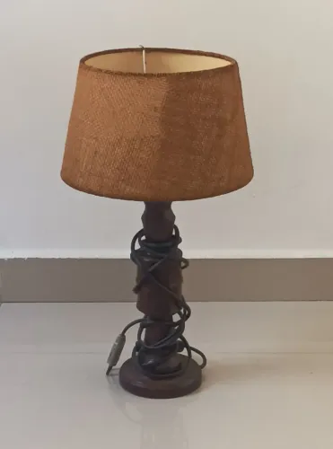 Abajur de Madeira com Cúpula Rústica - Decoração Quarto/Sala