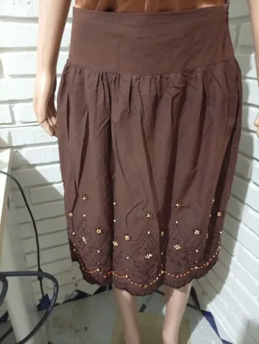 Saia vintage bordada a mão