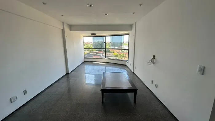 Imóvel para venda possui 165 metros quadrados com 1 quarto em Mucuripe - Fortaleza - CE