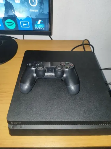 Ps4 slim 1T