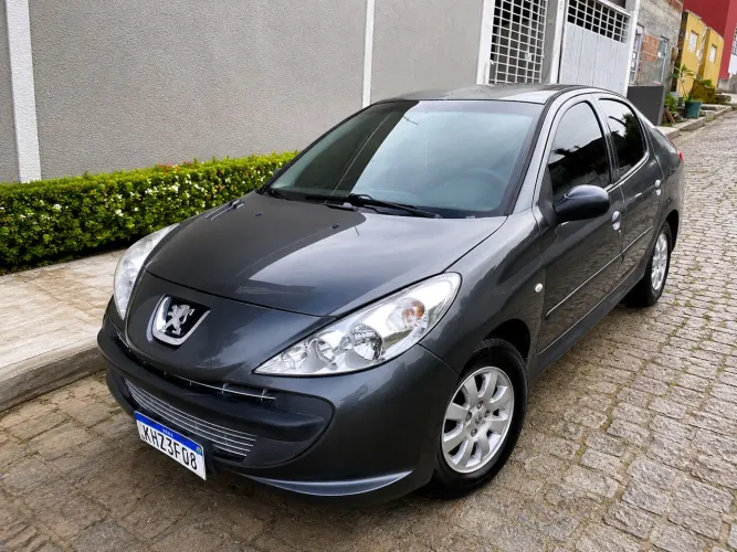 Peugeot 207 Sedan Passion XR 1.4 Flex 8V 4P 2011