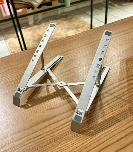 Suporte Articulado Em Alumínio Para Notebook E Tablet