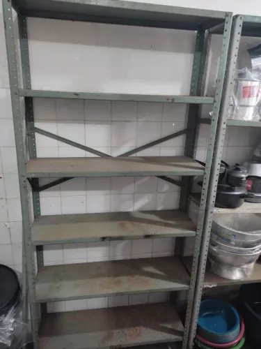 Prateleira de ferro 