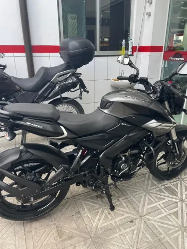 Moto dominar 160