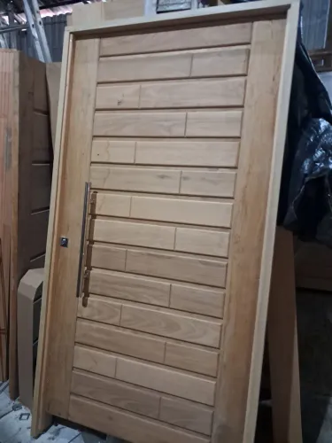 Porta pivotante 118x214mt madeira tauari