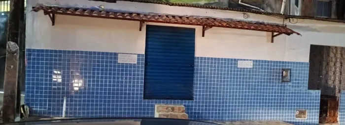 Alugo loja em Itapua perto de tudo, bem localizada. 