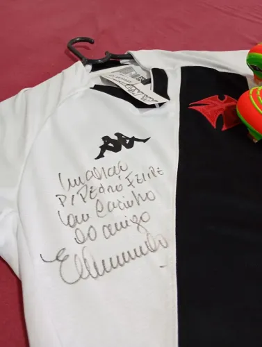 Camisa + Chuteira autografada pelo Edmundo 