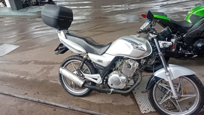 Suzuki yes como nova