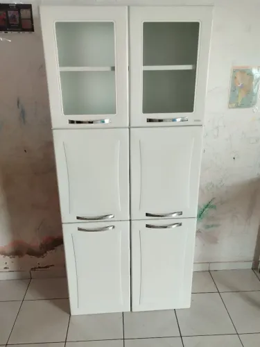 Armário de metal