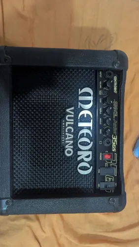 Caixa amplificada para guitarra ou teclado R$450